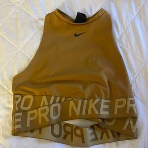 Cute mustard Nike top!